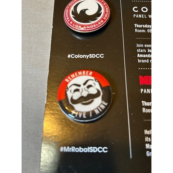 USA Network Comic-Con Badge Holders Limited Exition Collectors Buttons / Pins - Picture 4 of 5